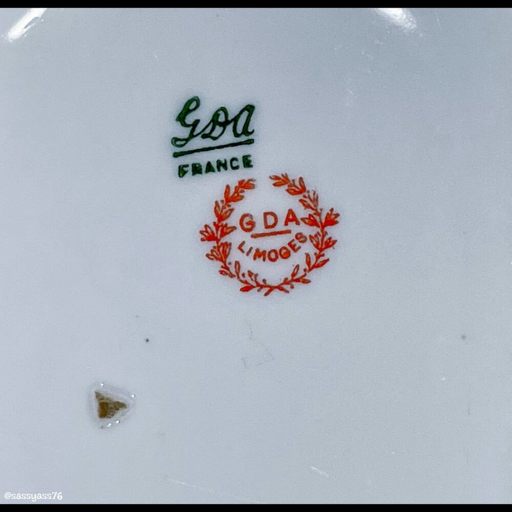 ▪️VTG/ANTIQUE▪️GDA LIMOGES FRANCE▪️Gold Accented Floral Gravy Plate/Trinket Dish - Picture 5 of 6